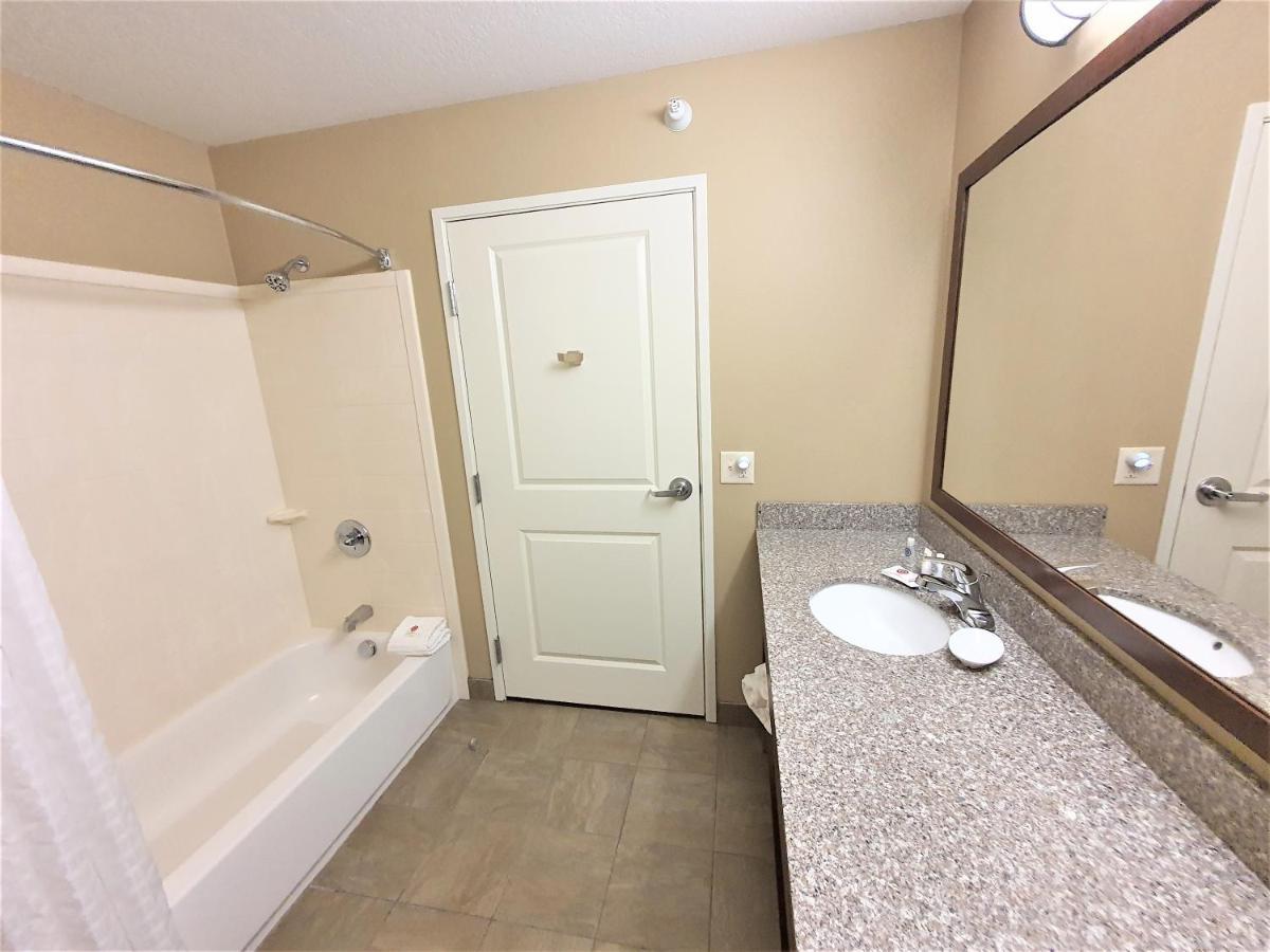 Amerivu Inn And Suites - Chisago City Extérieur photo