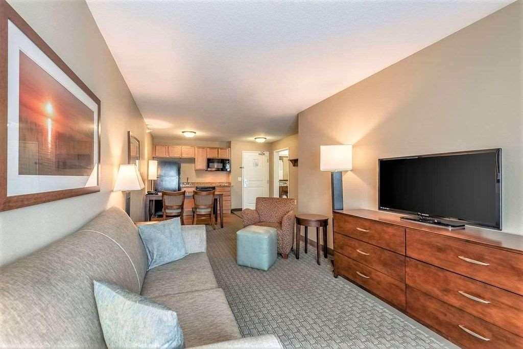 Amerivu Inn And Suites - Chisago City Chambre photo